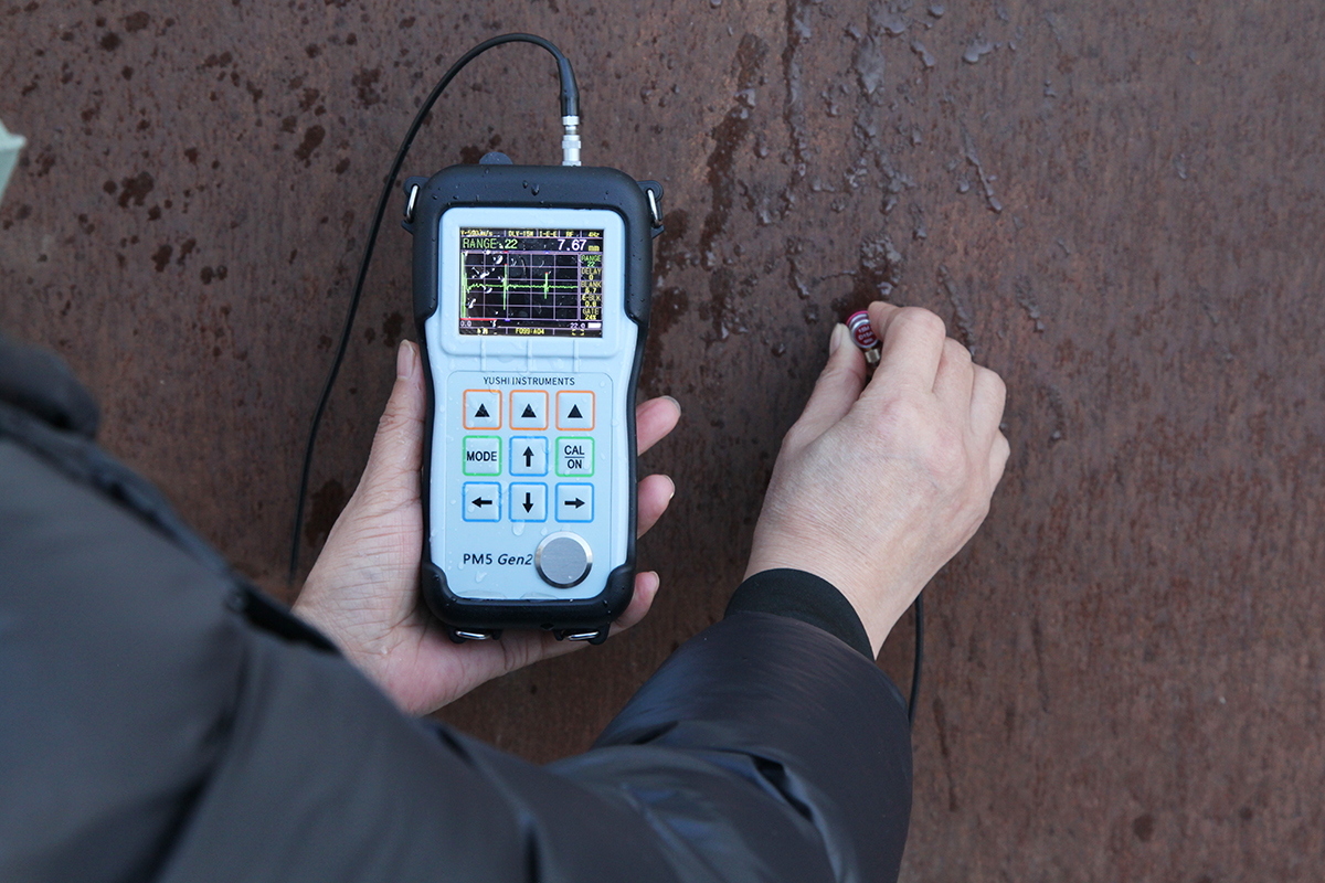 YUSHI ultrasonic thickness gauge measure in harsh industrial environments